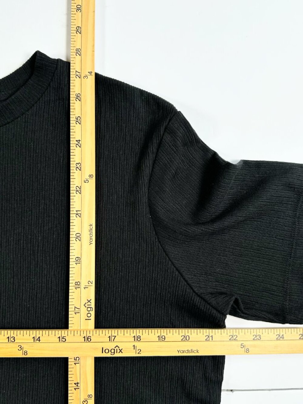H&M Men's Medium Ribbed Knit Loose Fit Coupe Ample Solid Black T-Shirt NWT - Picture 7 of 16